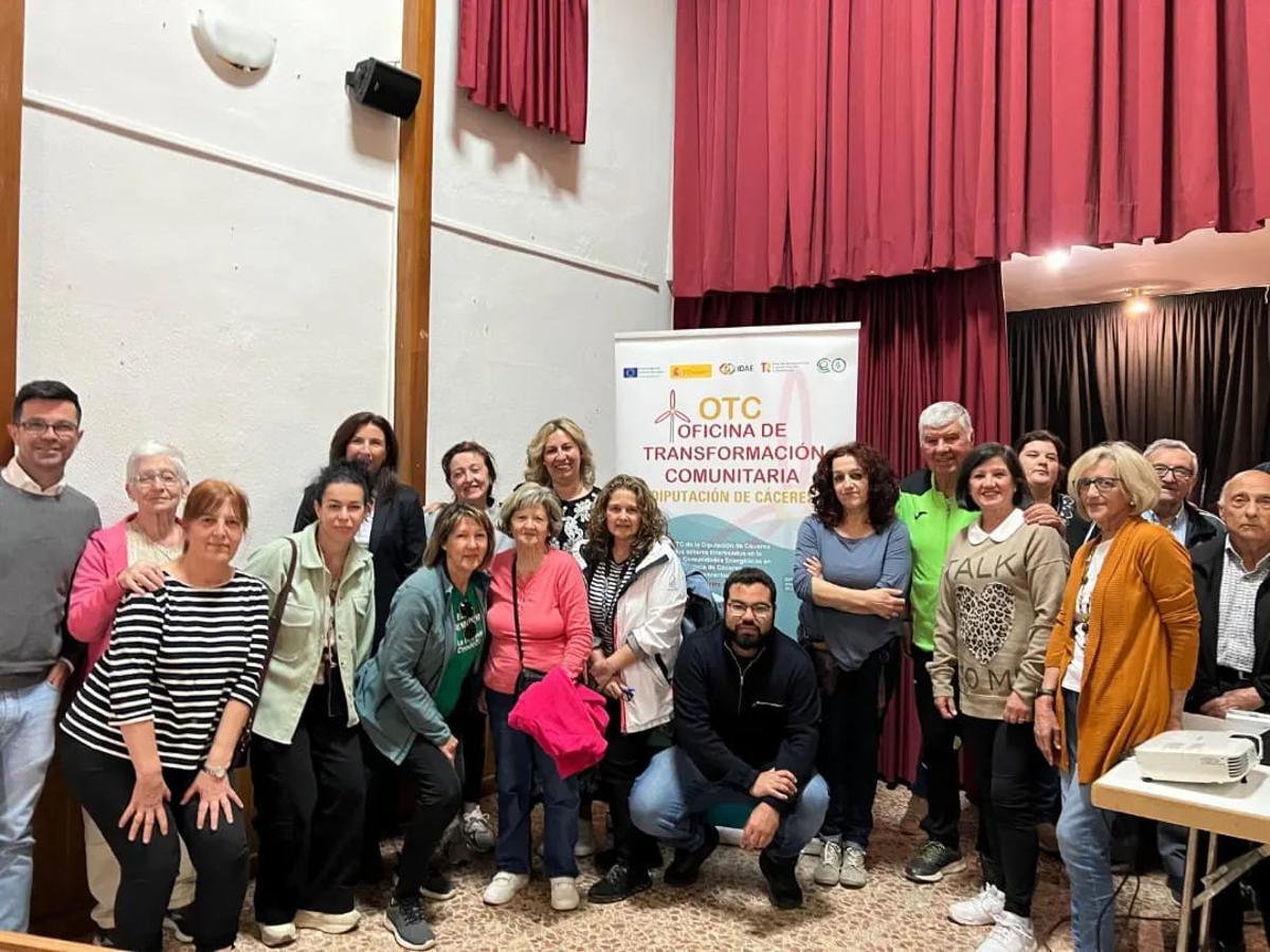 Uno de los encuentros con los ciudadanos de la OTC.
