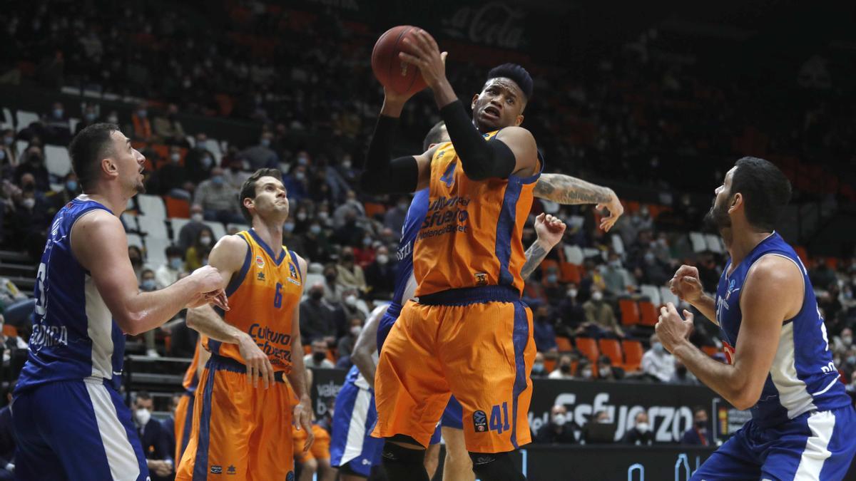 Jasiel Rivero, en el partido del martes frente al Buducnost Voli