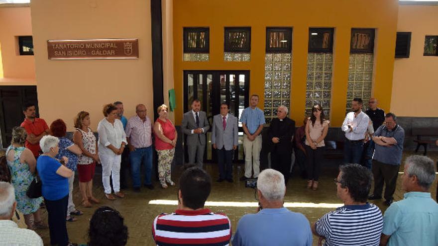 Acto de reapertura del tanatorio municipal de Gáldar.