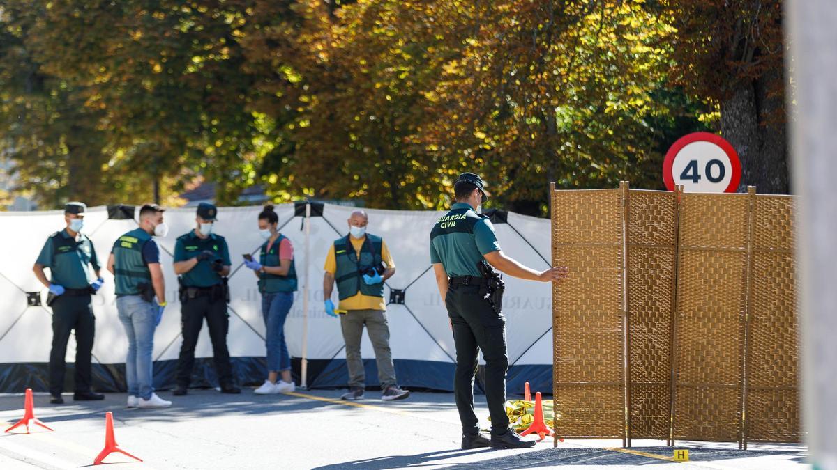 Agentes de la Guardia Civil, en el lugar de los hechos.