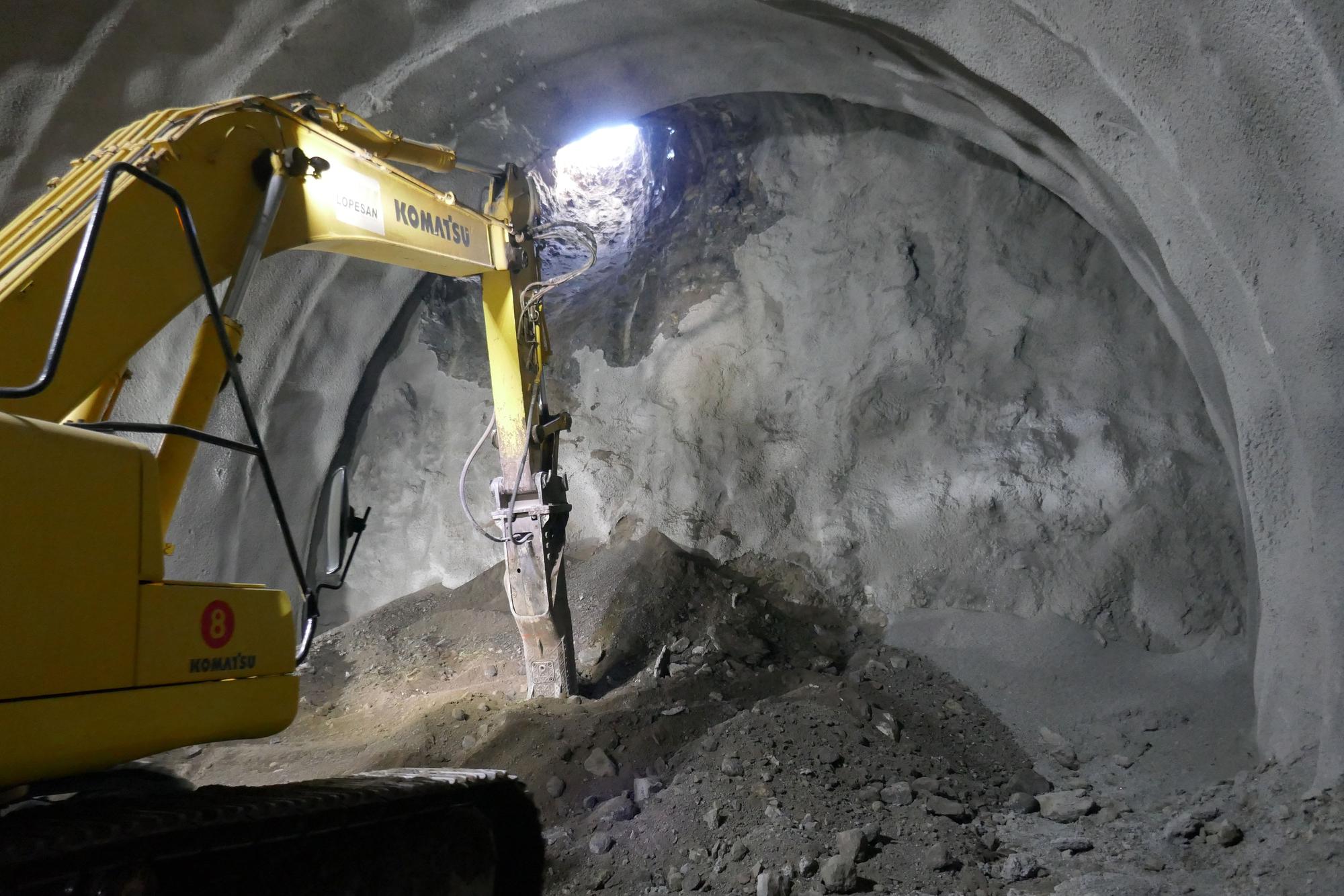 Obras Públicas termina la perforación de los nueve túneles de la carretera de La Aldea