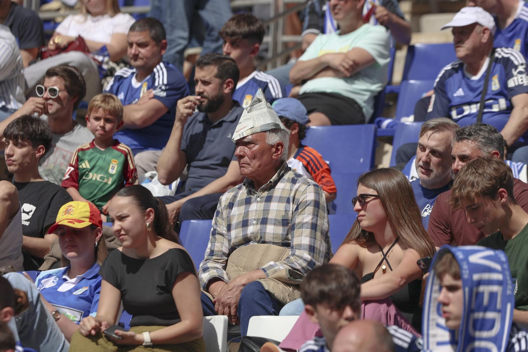 EN IMÁGENES: Ambientazo en la valiosa victoria del Oviedo contra el Zaragoza