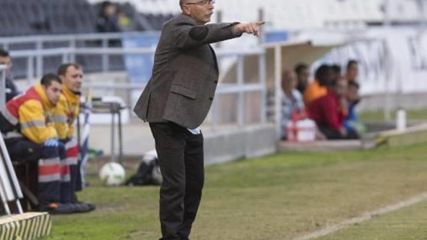 Frank Castelló será de nuevo el entrenador del Castellón en el arranque de la pretemporada.