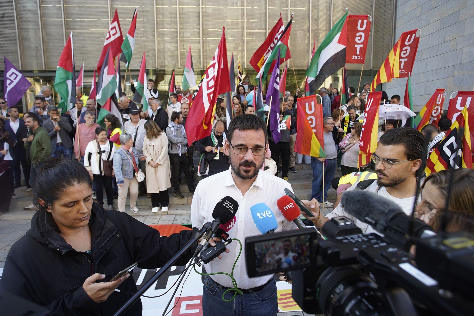 Girona concentració davant de la seu de la Generalitat de Girona vaga general en suport a Palestina