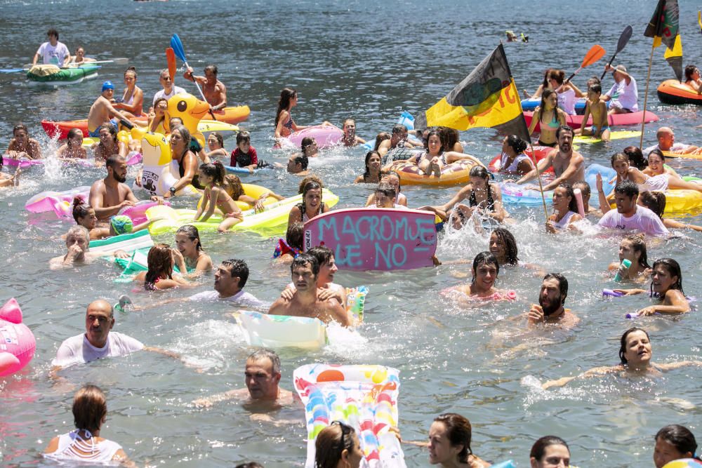 15.08.18. Agaete. Concentración contra la ...