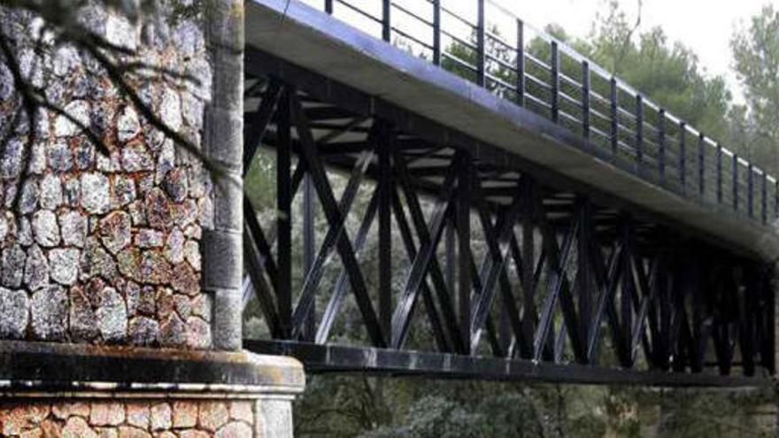 Puente en Banyeres del antiguo ferrocarril Alcoy-Villena.