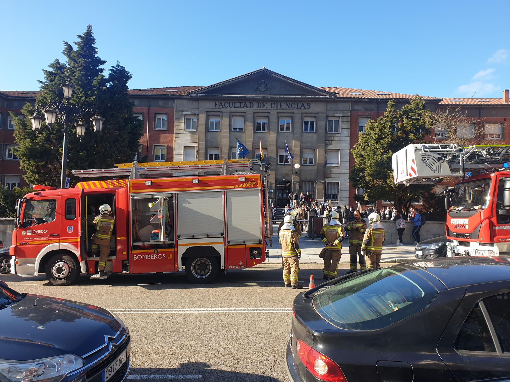 Alarma por incendio en la facultad de Ciencias de Oviedo