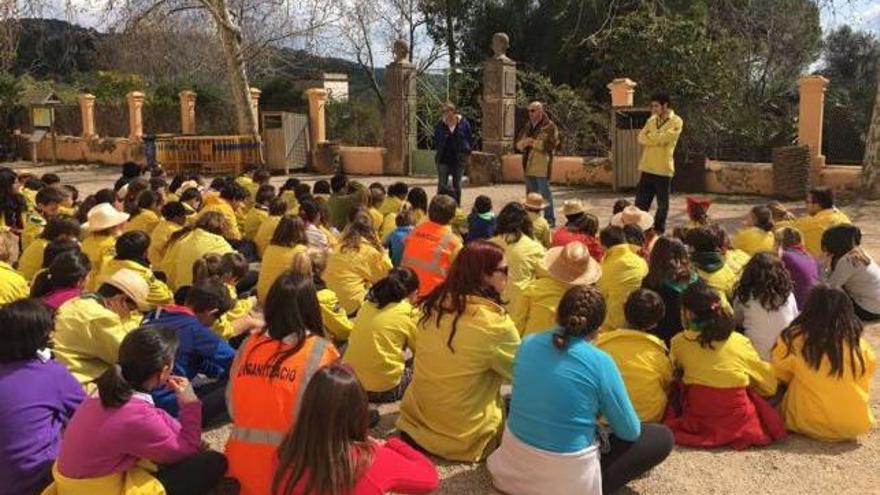 El movimiento escolta acampa en Galatzó