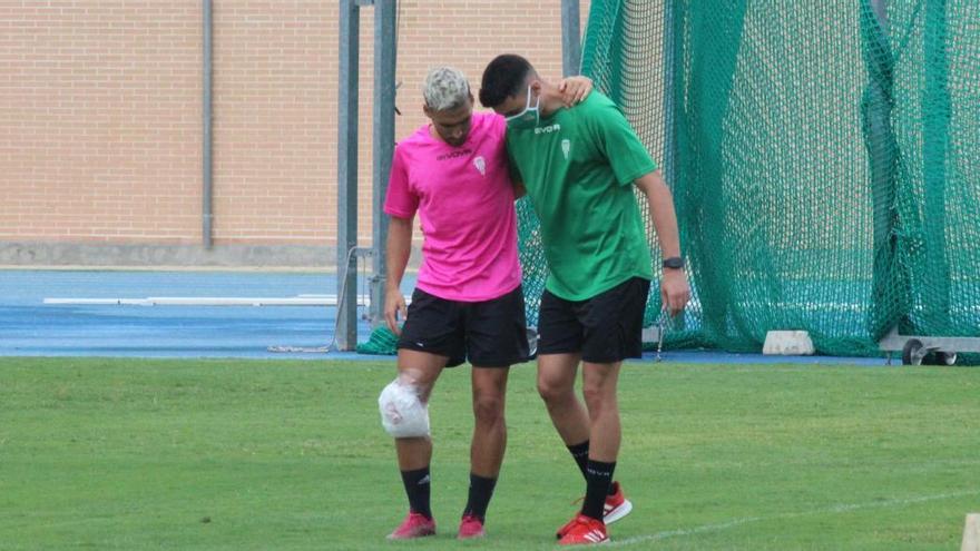 El Córdoba CF se estrena en Torrox con calor y un susto