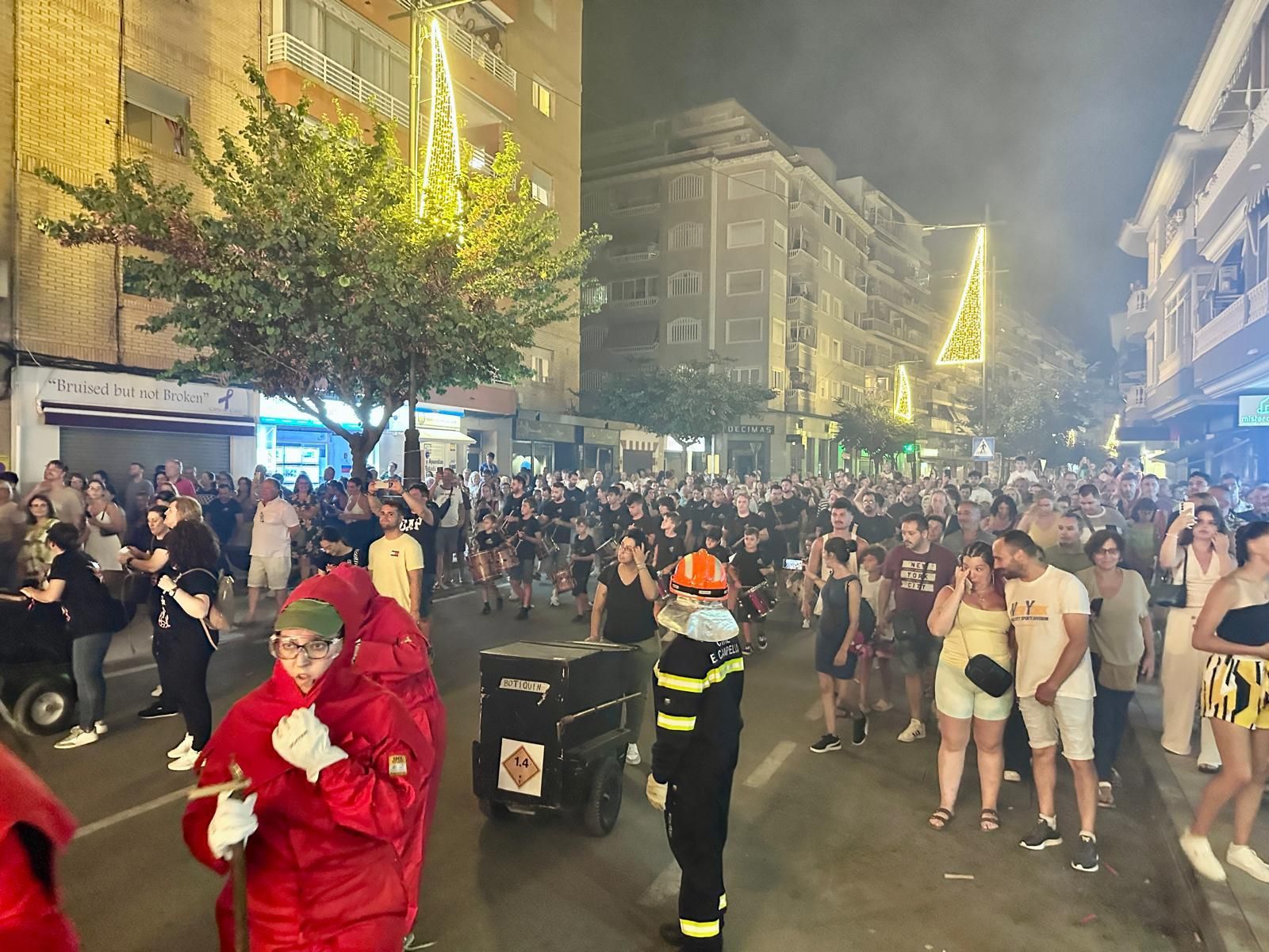 Multitudinario correfoc en las fiestas de El Campello