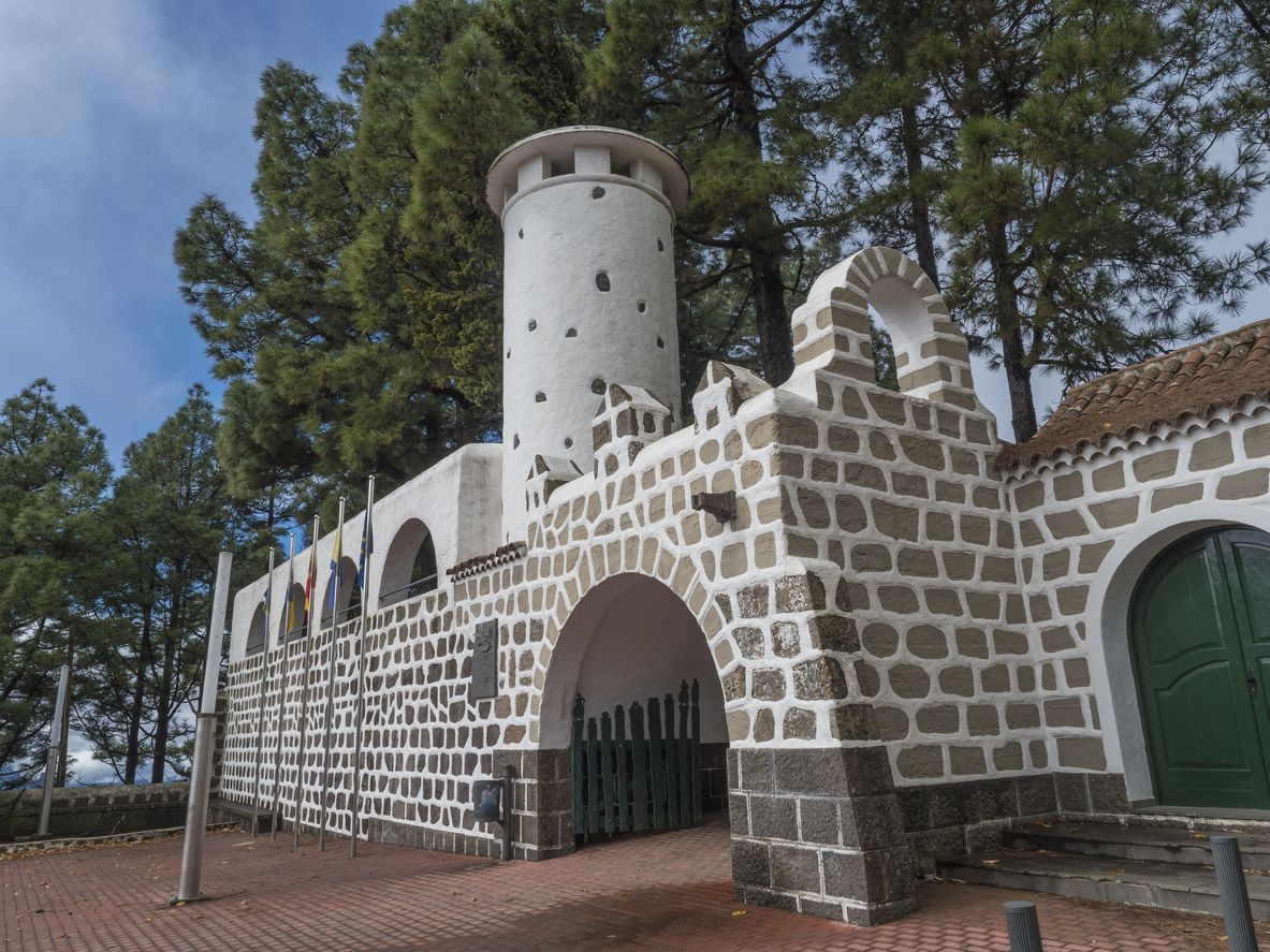 El Parador se inspira en la típica arquitectura tradicional canaria.