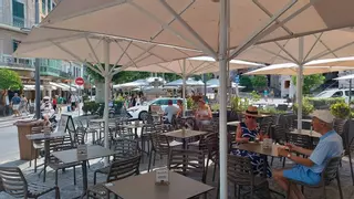 La temporada turística en Sóller deja terrazas vacías y camareros de vacaciones en pleno julio