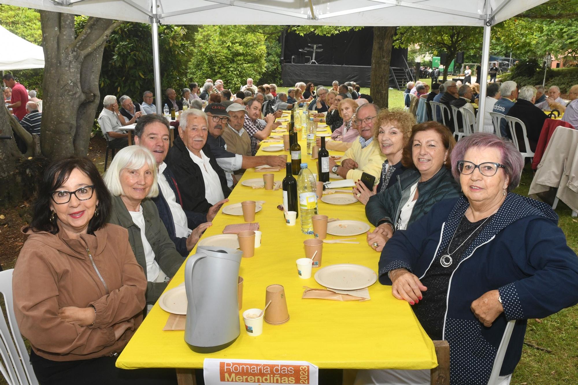 La Romería das Merendiñas congrega a más de un millar de vecinos en Oleiros