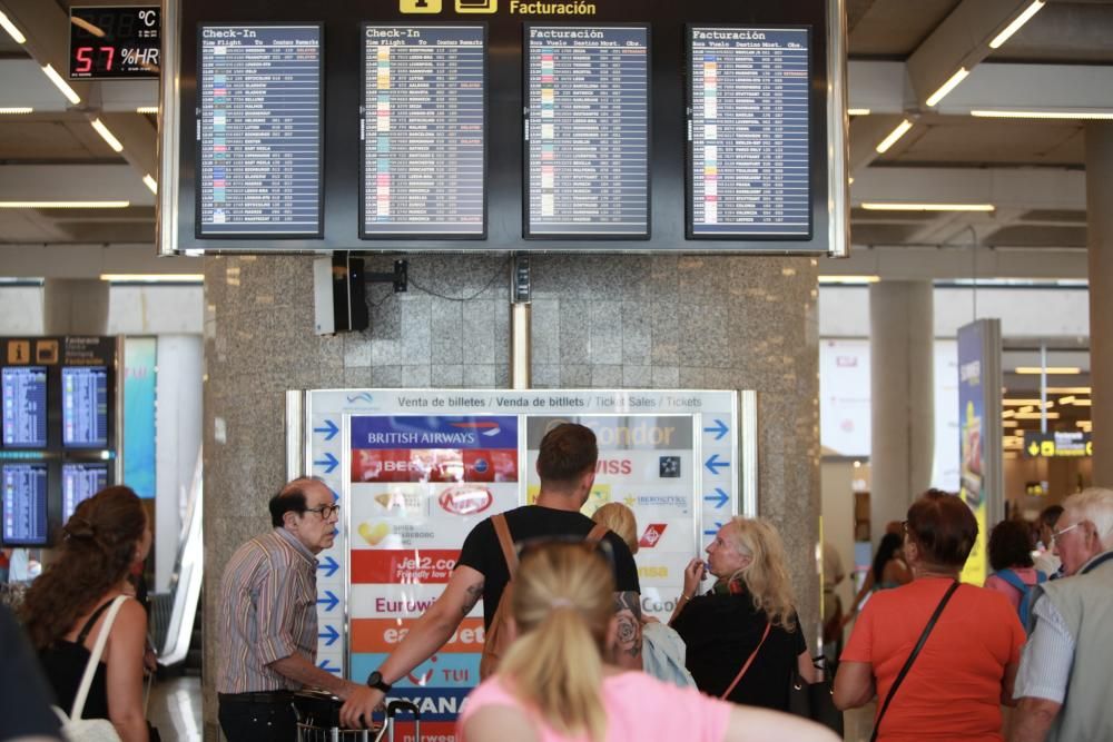 Casi 500.000 personas pasarán por el aeropuerto de Son Sant Joan este fin de semana