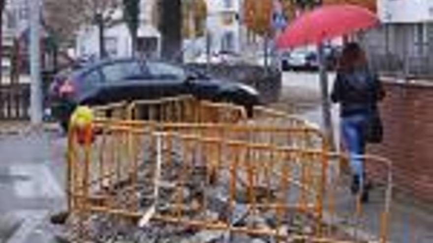 Comencen les obres al carrer  i a la plaça Pau Casals de Salt