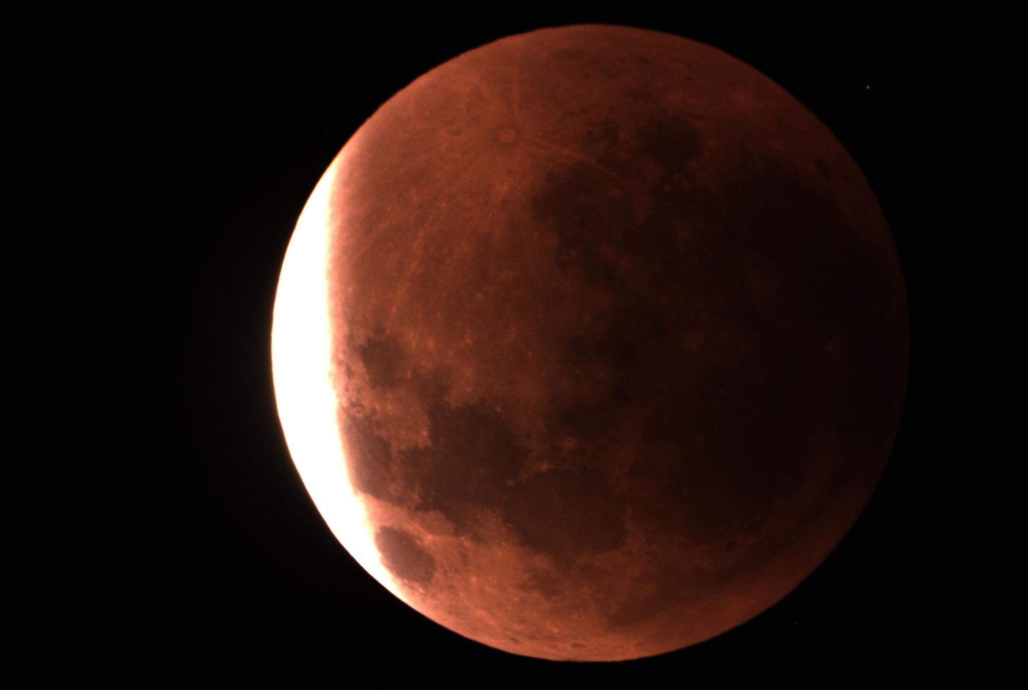 L'eclipsi de la Lluna de Sang captada per l'Observatori de Pujalt