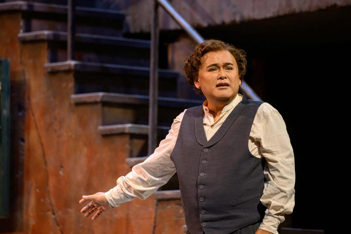 El tenor Javier Camarena en un momento de 'L'Elisir d'amore' en el Liceu.
