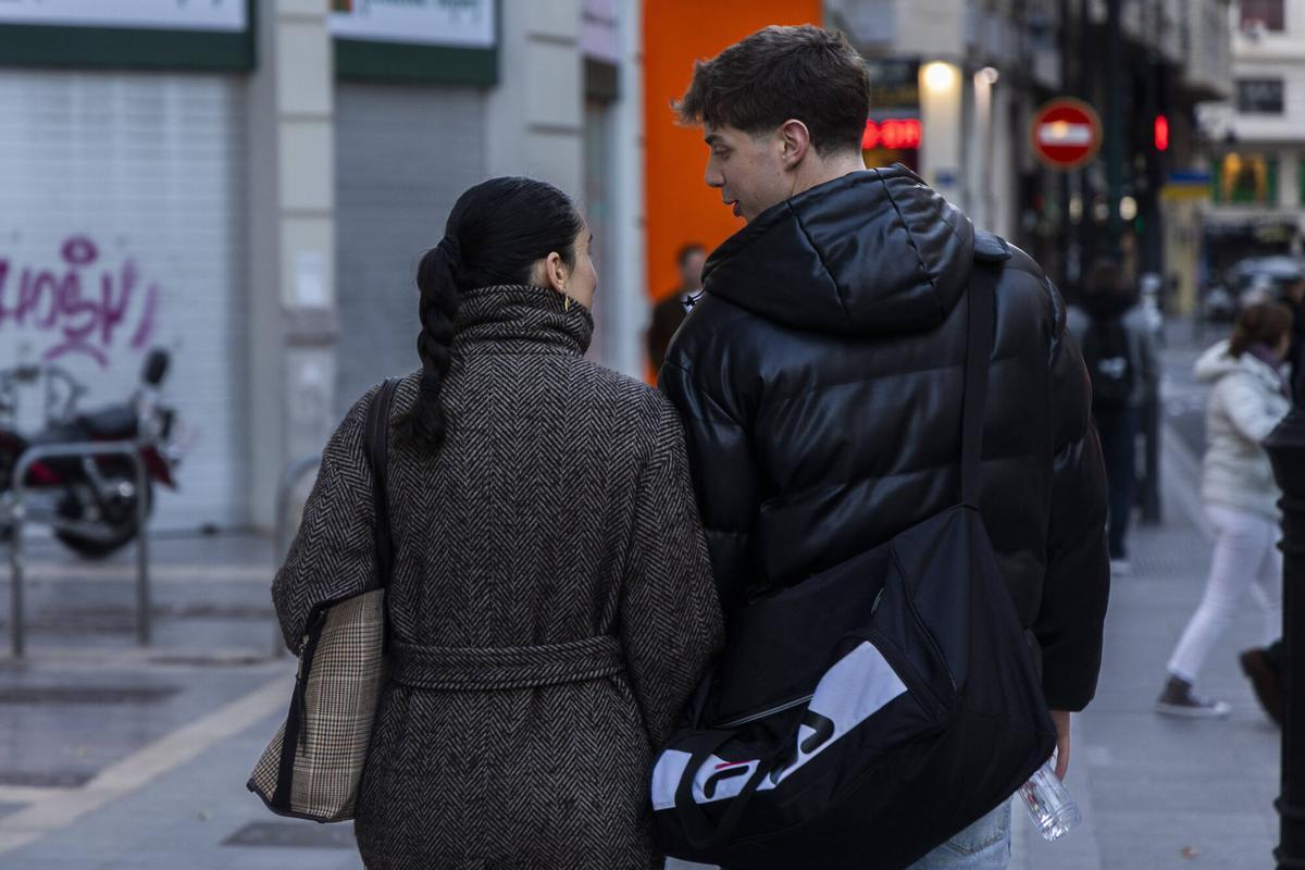 Valencia. Muestras de afecto en publico.