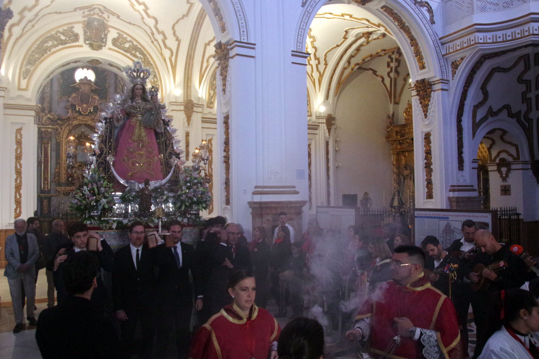 La Virgen de los Remedios inaugura con su rosario el Adviento en Málaga
