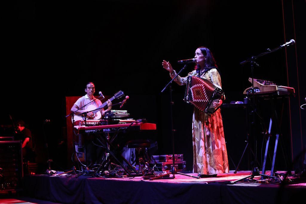 No te pierdas las mejores imágenes del concierto de Julieta Venegas en La Mar de Músicas