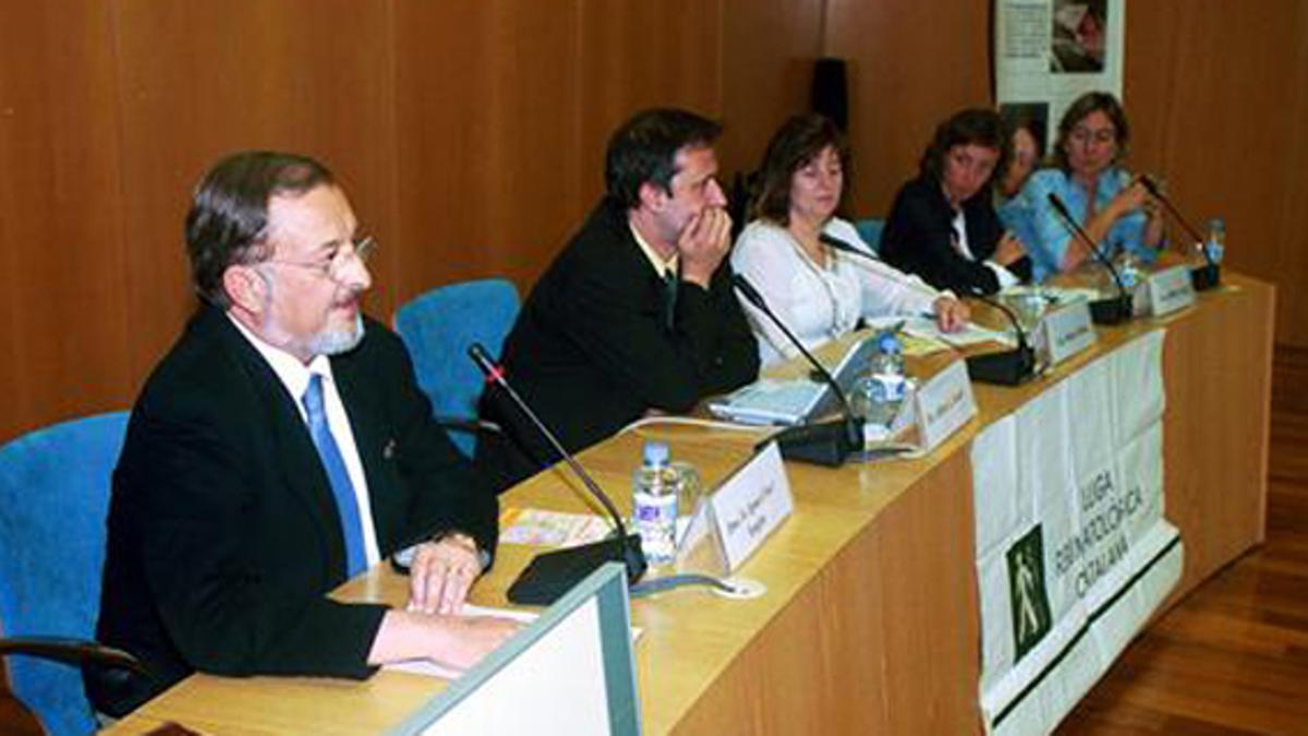 Foto de archivo de una de las conferencias del profesor Jovell