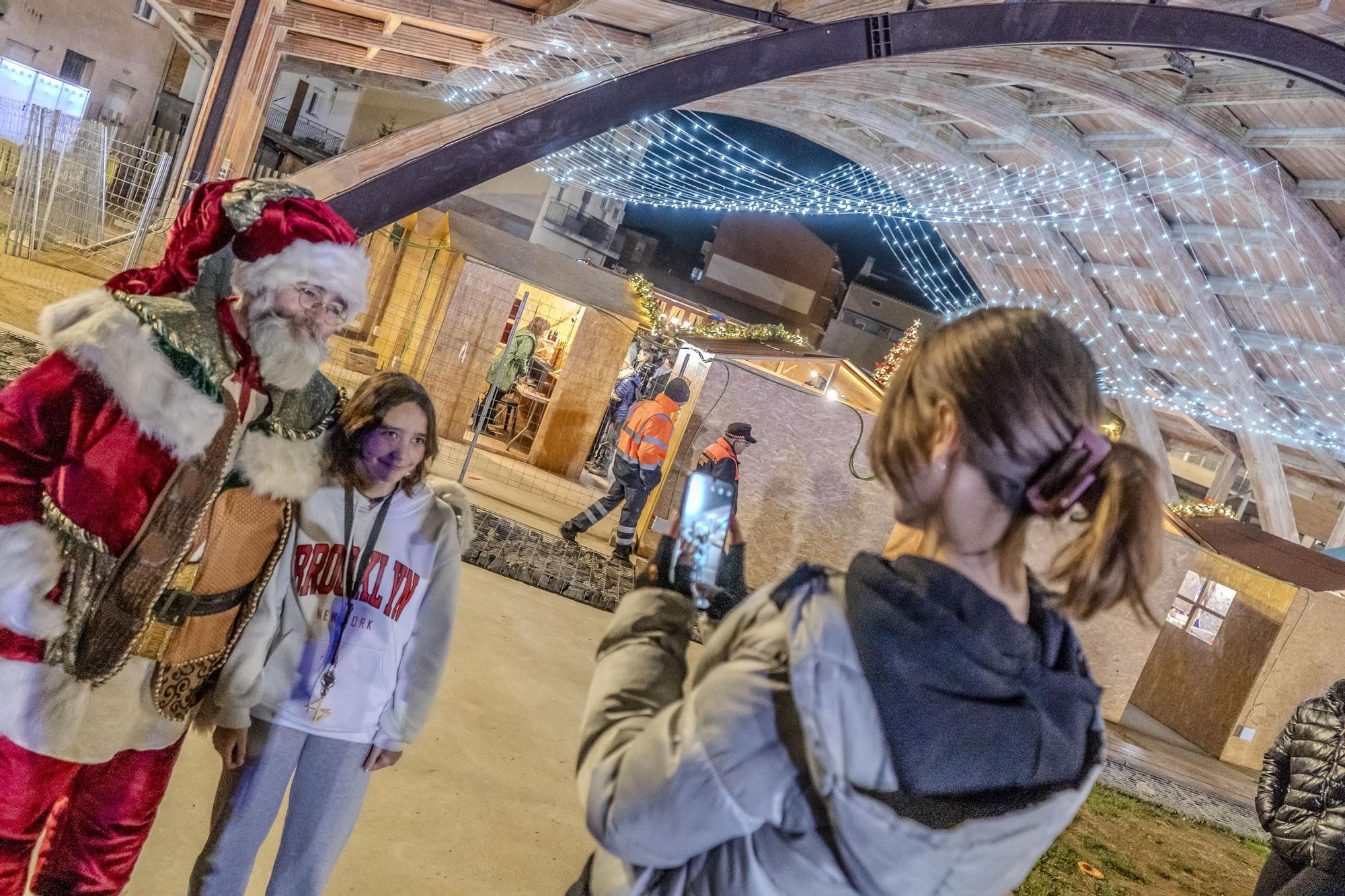 Sant Fruitós obre la pista de gel i el Mercat de Nadal