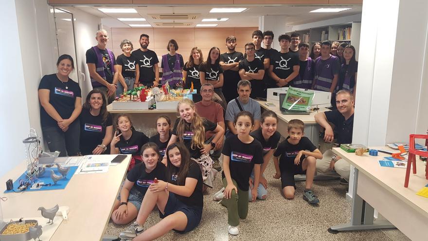 Alumnos de cuatro centros de Ibiza intentan mejorar la vida a través de la robótica