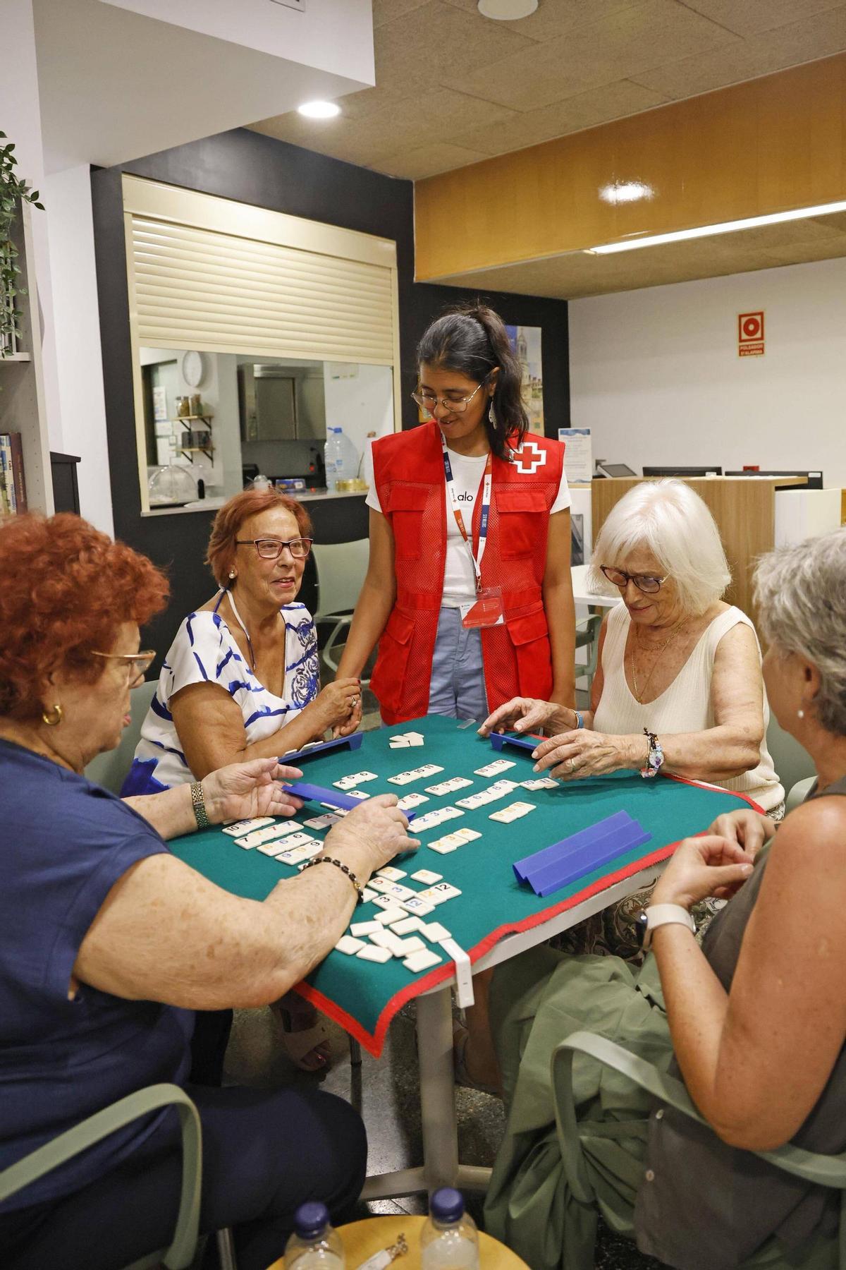 Les imatges de l'activitat comunitària a l'Espai Cívic Mercadal