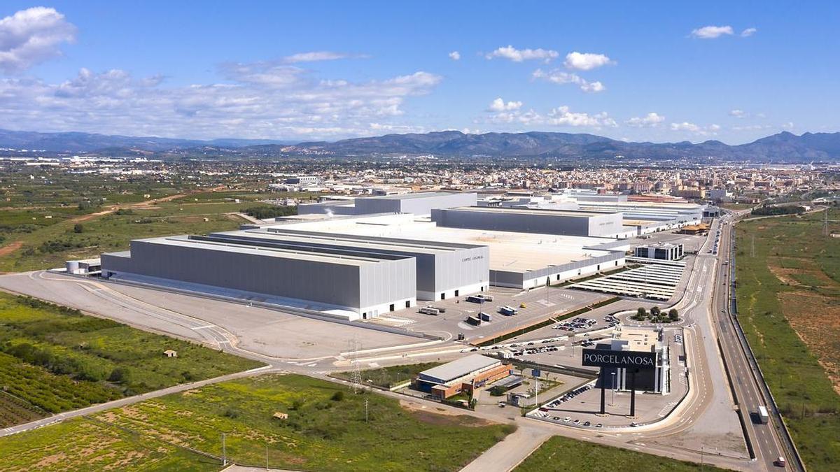 Vista aérea de las instalaciones centrales de Porcelanosa, en Vila real.