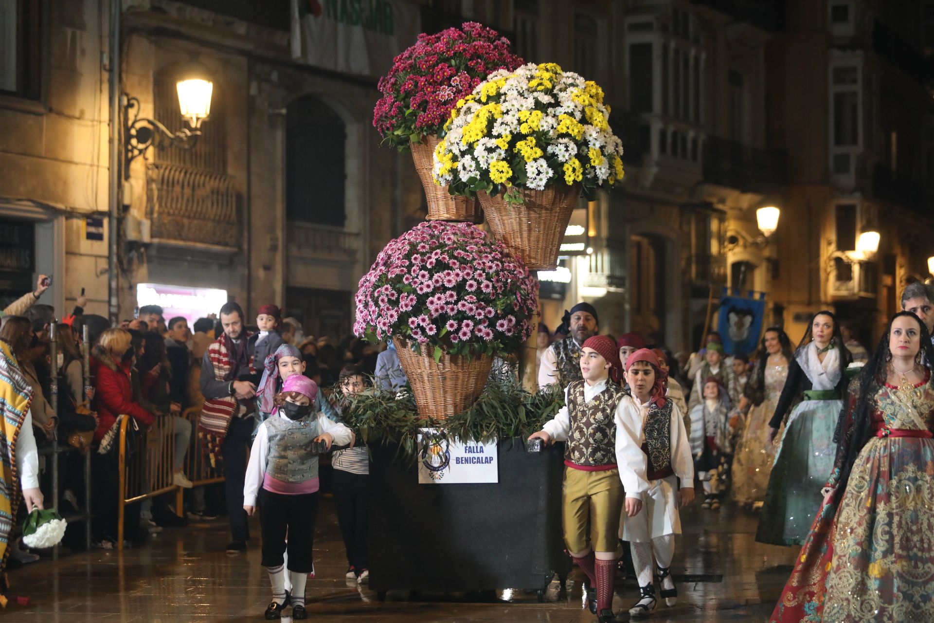 Búscate en la Ofrenda por la calle Quart (entre 21.00 y 22.00 horas)