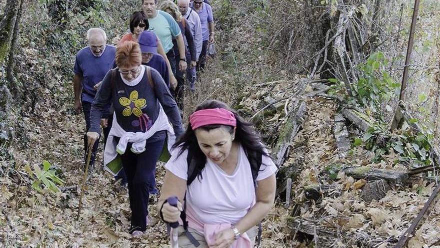 Senderismo. Baños de Montemayor es perfecta para practicar deportes el aire libre.