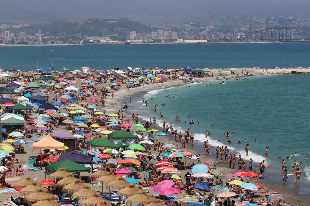 A dos semanas del inicio del verano, La Malagueta, La Misericordia y Sacaba presentaron una gran afluencia de bañistas por las altas temperaturas en la ciudad