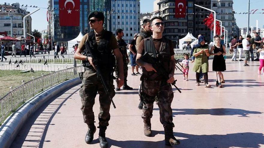 El Gobierno turco prolongará las detenciones y confiscará propiedades