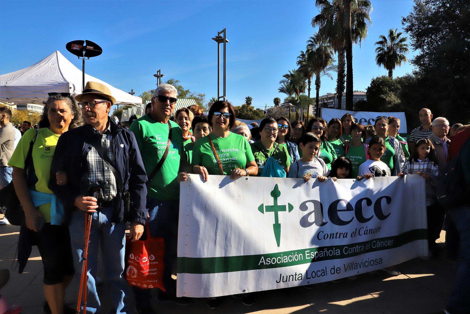 La Asociación Española contra el Cáncer convierte el Vial en una gran marea verde