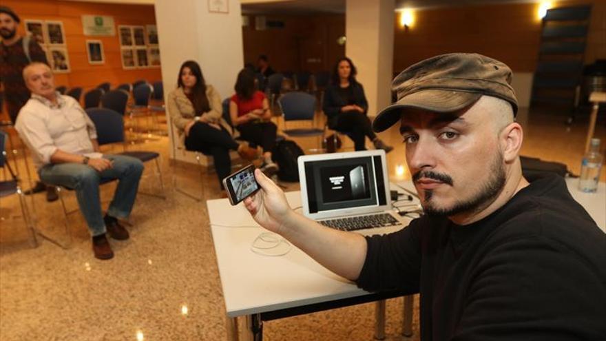 Los jóvenes aprenden a hacer cine con el móvil en un taller de Eutopía