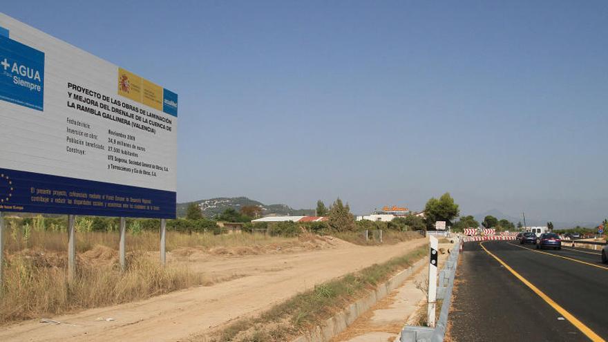 Obras de drenaje en la rambla de Gallinera.