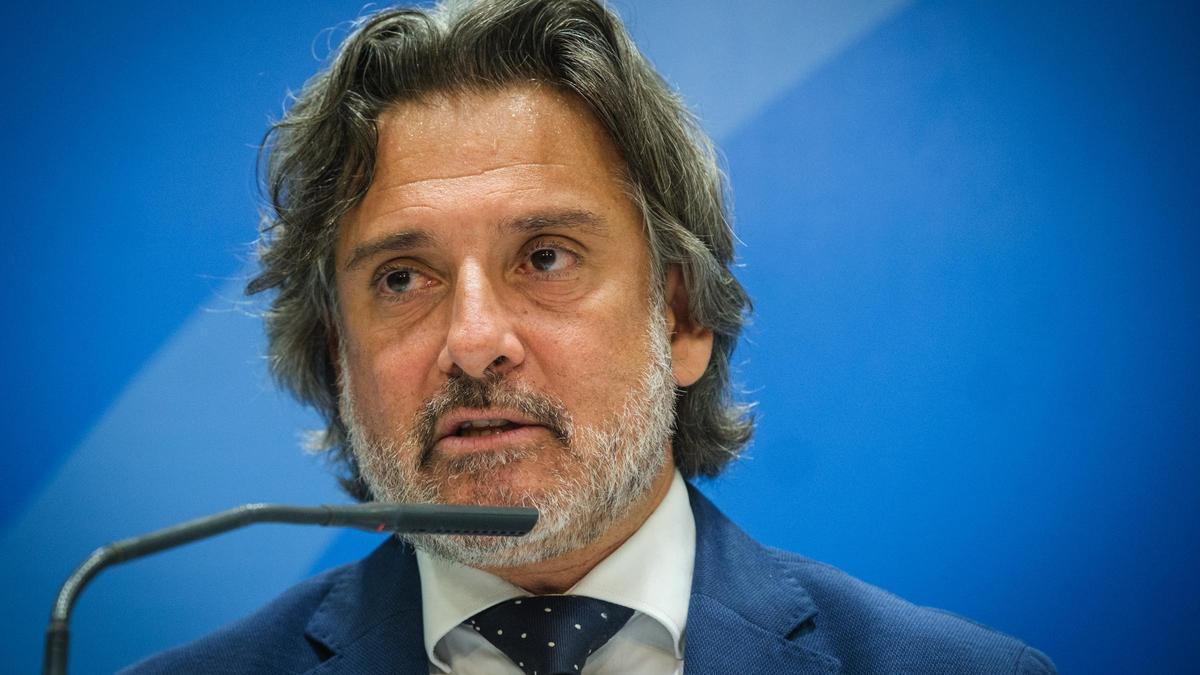 Gustavo Matos, vicepresidente segundo del Parlamento de Canarias, durante la rueda de prensa de este martes.