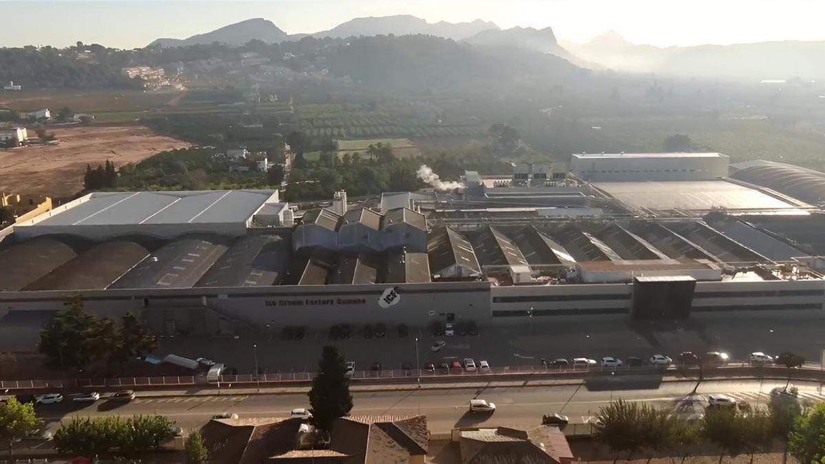 Vista aérea de la planta Ice Cream Factory, propiedad del Grupo Ferrero, en Alzira.