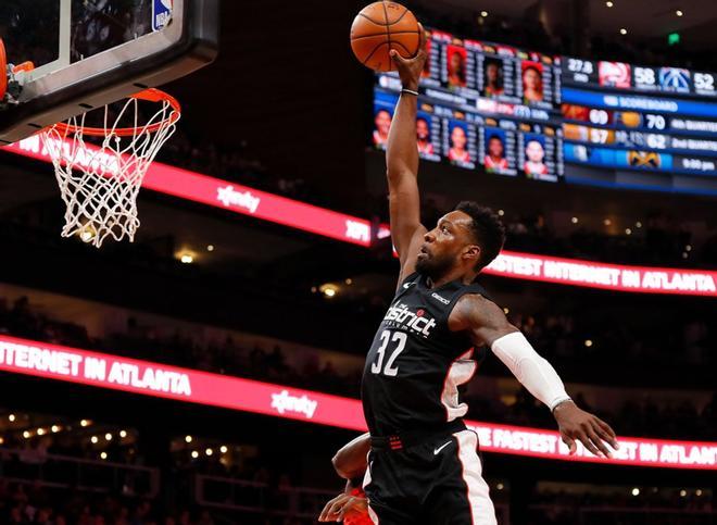 Jeff Green #32 de los Washington Wizards encesta contra los Atlanta Hawks en el State Farm Arena de Atlanta