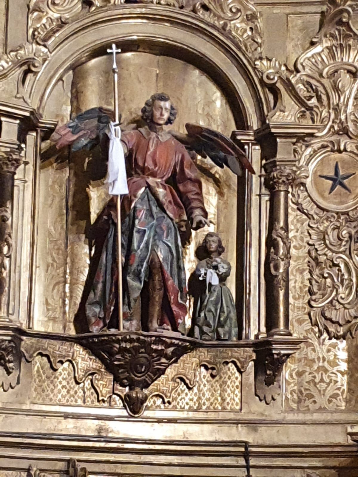 Imagen del Ángel de la Guarda en la iglesia de Villamayor de Campos