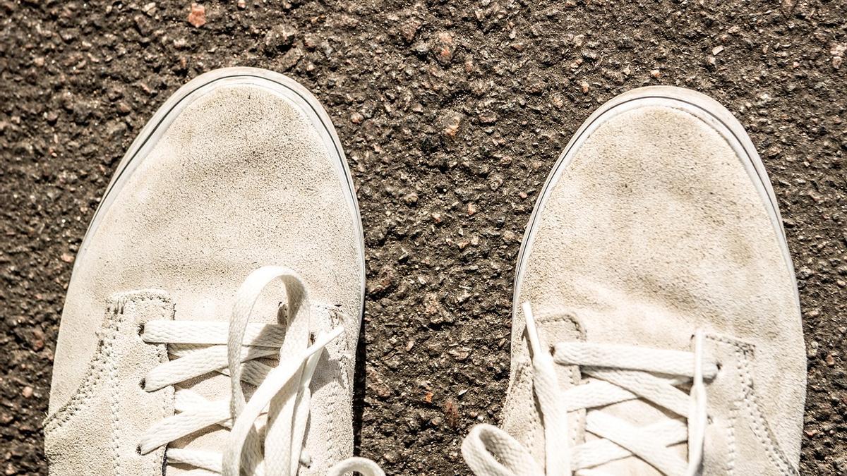 Estos son los trucos para limpiar las manchas díficiles de las zapatillas
