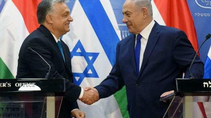 Netanyahu (derecha), reunido en Jerusalén con el húngaro Viktor Orbán.