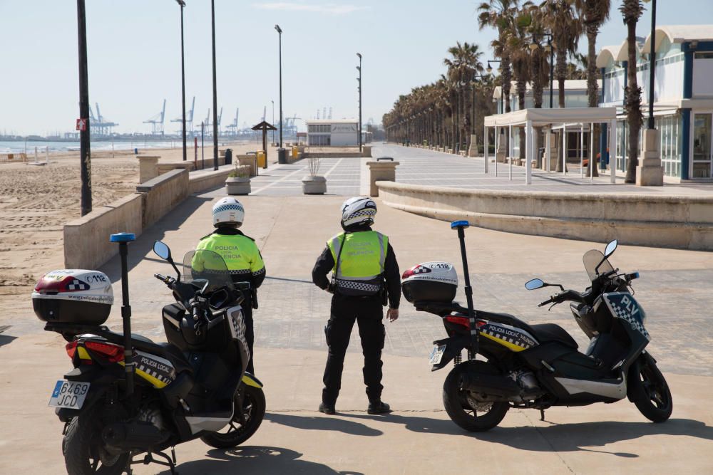 La playa de València es un desierto