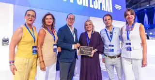 Oviedo entrega a la familia de Miguel Ángel Blanco una placa de su calle: "Agradecemos que mantengan viva su memoria"