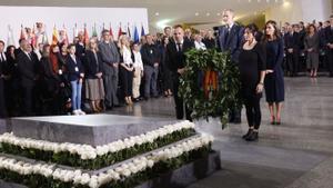 El rebuig a Mazón marca l’homenatge ales víctimes de la dana