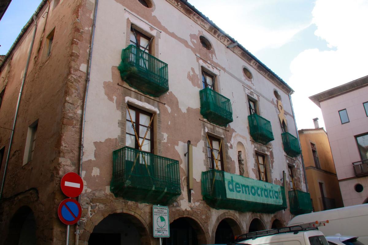 Pla general de l'edifici en estat ruïnós.