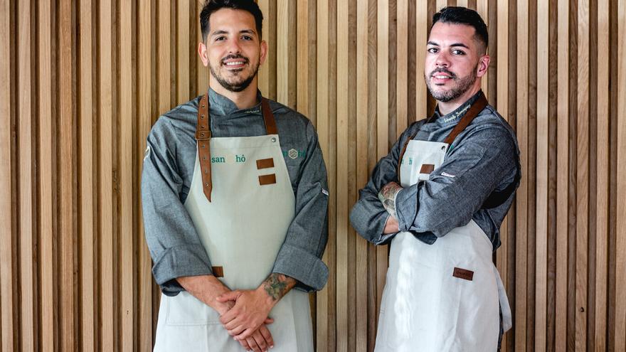 Adrián Bosch: &quot;Nuestra cocina es un viaje que comienza en Canarias y se abre al mundo&quot;