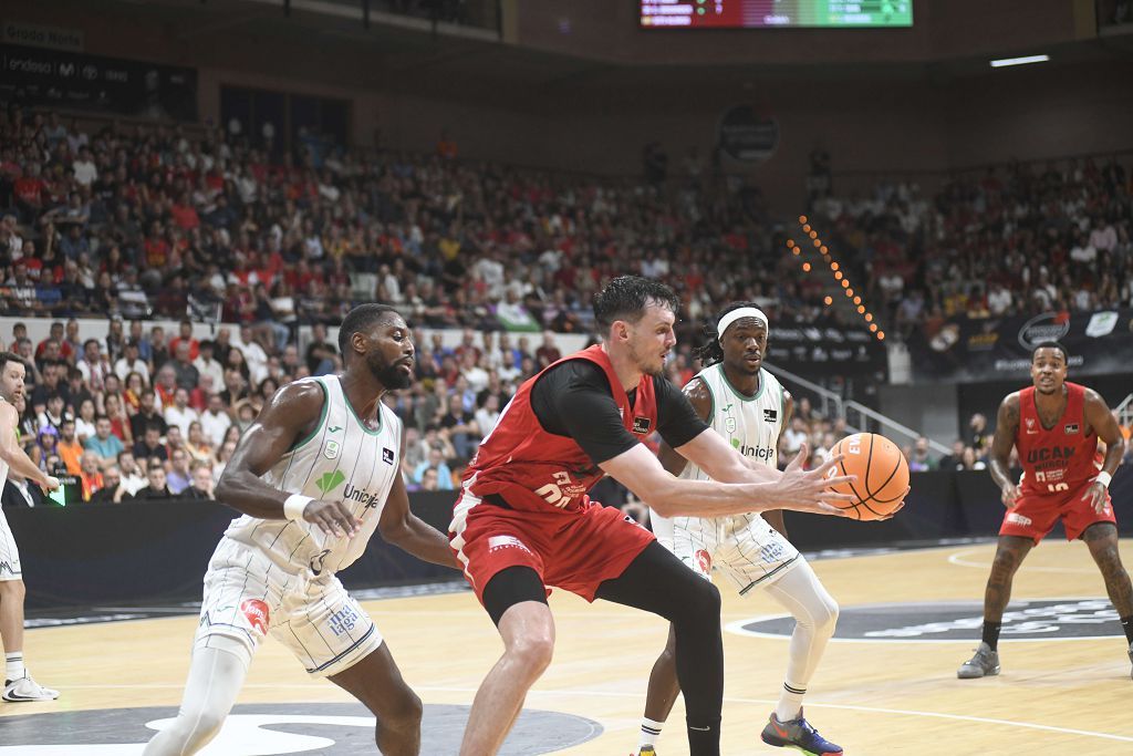 Todas las imágenes de la semifinal de la Supecopa entre el UCAM Murcia y el Unicaja