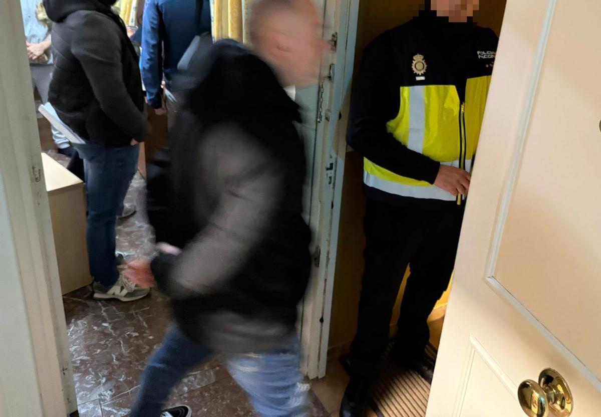 Les imatges de l'operació conjunta de Policia Nacional i Guàrdia Urbana de Figueres contra la prostitució