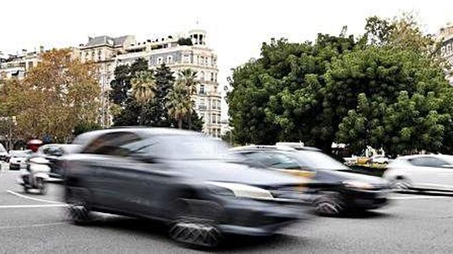 Vehicles circulant pel centre de Barcelona